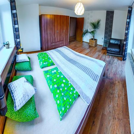Apartment Pod Sychrovem Praag Buitenkant foto