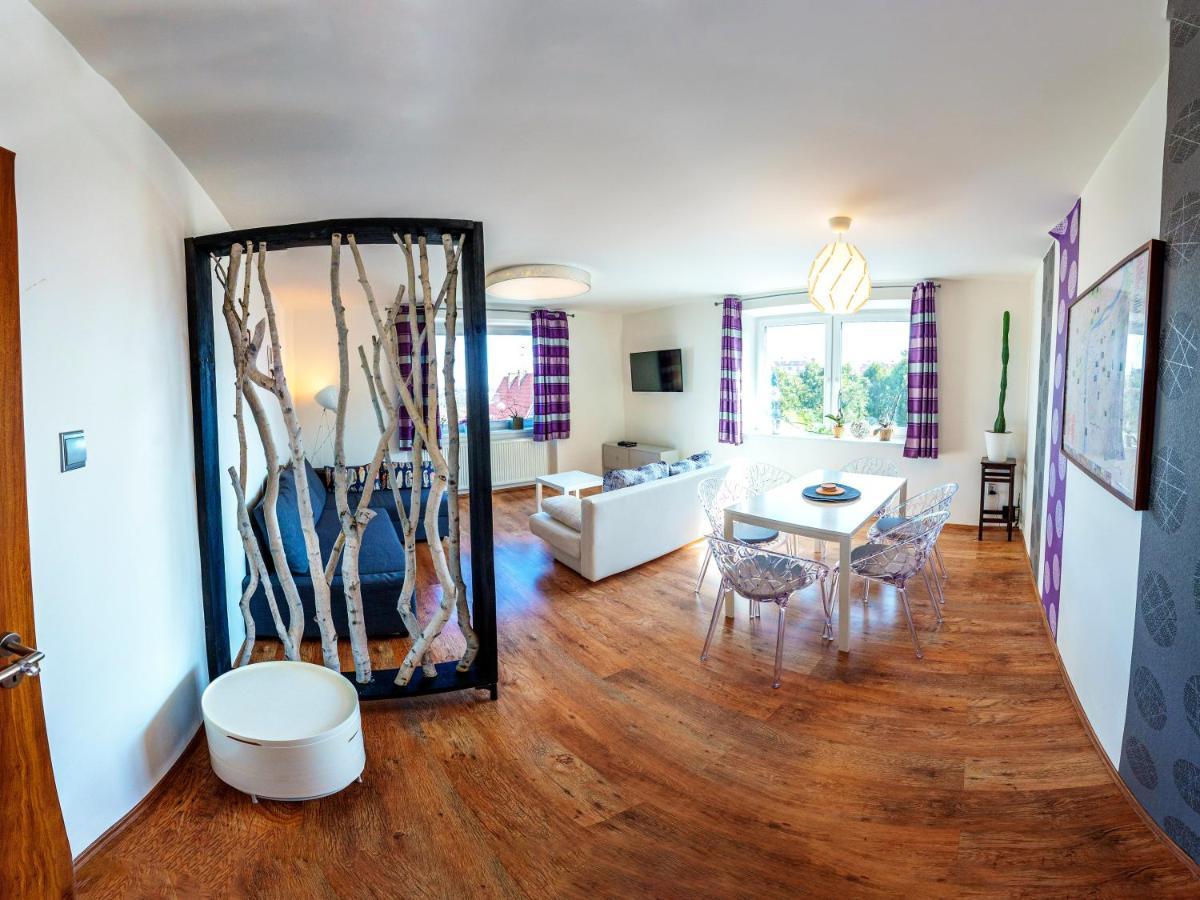 Apartment Pod Sychrovem Praag Buitenkant foto